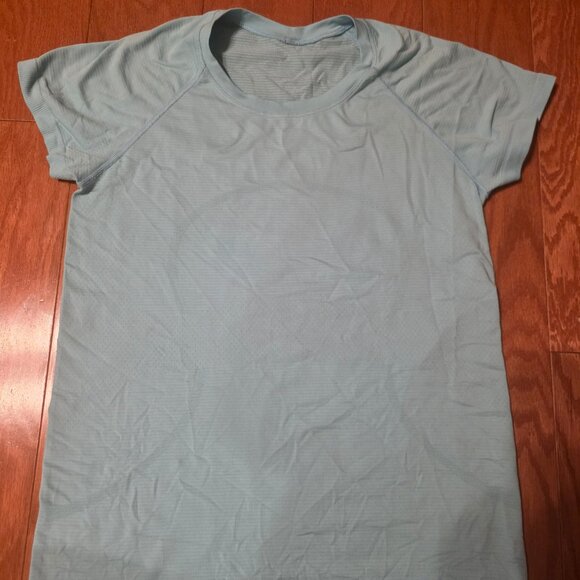 Light blue lululemon swiftly Tech tee 10 - Picture 2 of 4